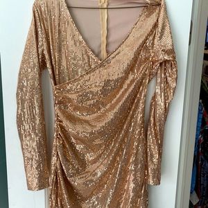 Sequence fitted dress, long sleeve , Knee length perfect for holiday